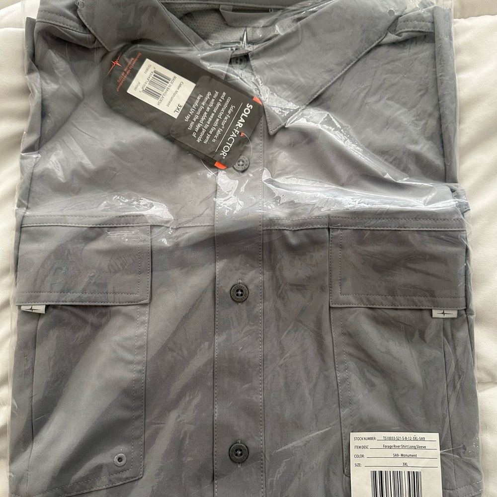 Gray Casual Button Down Shirt with Durable Fabric